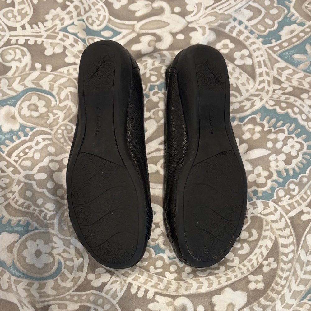Clarks Black Leather Flats with Bow Detail - Picture 2 of 3